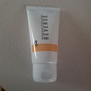 Rodan&Fields Reverse Broad Spectrum 50+ Sunscreen